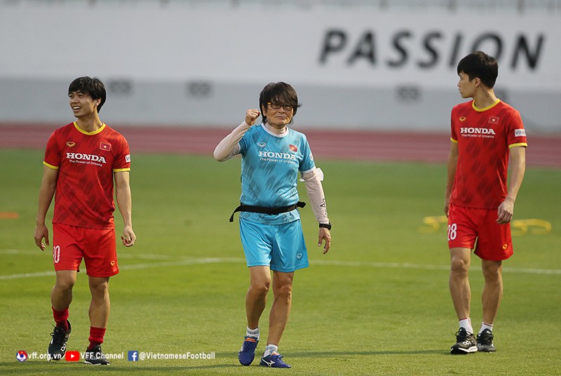 Thầy Park gọi 32 cầu thủ dự siêu giải đấu, thần y trở lại tuyển VN - ảnh 4