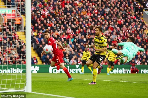 Hạ Watford, Liverpool soán ngôi đầu Premier League của Man City - ảnh 4