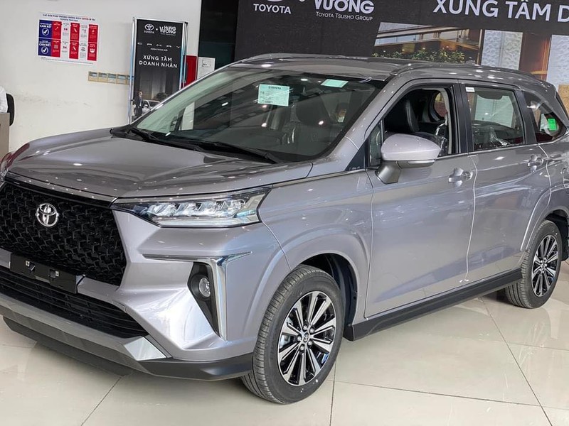 Muốn mua bộ đôi xe Toyota, khách hàng phải mua kèm phụ kiện - ảnh 1