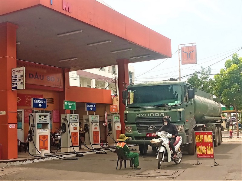 Nhiều cửa hàng xăng dầu tại TP.HCM, An Giang, Lâm Đồng bán lại  - ảnh 4