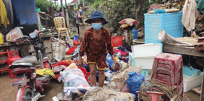 Tang thương làng nghèo sau lũ dữ ở Phú Yên  - ảnh 2