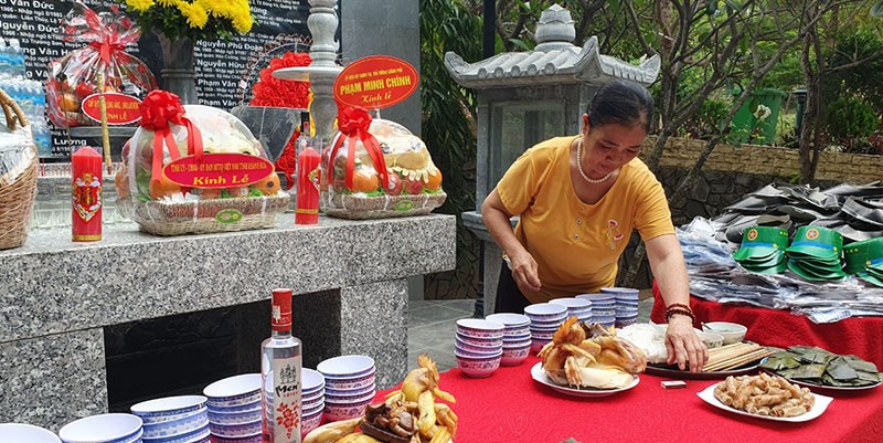 Hàng ngàn người đến Khu tưởng niệm tri ân 'Những người nằm lại phía chân trời' - ảnh 7