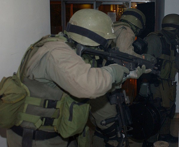 MP5 được dùng rộng rãi trong cận chiến MP5 được dùng rộng rãi trong cận chiến