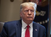 Hàng ngàn lời kêu gọi Facebook chặn vĩnh viễn ông Trump