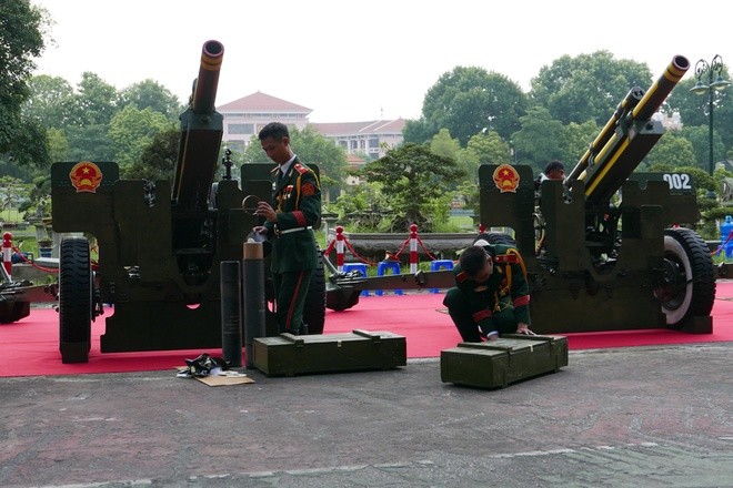 Chùm ảnh: 21 phát đại bác vang lên trong ngày Quốc khánh ảnh 8