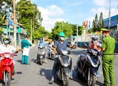 Nhiều người lạm dụng giấy xác nhận đi đường