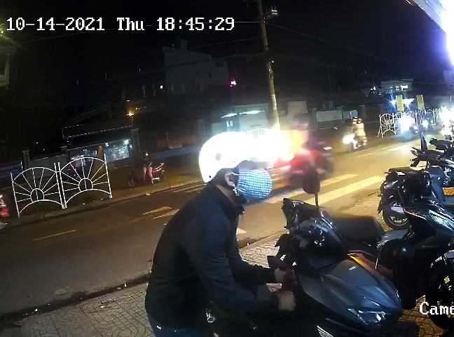 Rộ nạn trộm xe máy sau giãn cách ở TP.HCM ảnh 2