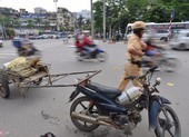 Dùng chìa khóa dự phòng nổ máy chạy trốn CSGT