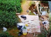 Đôi nam nữ ôm nhau chết dưới hồ nước