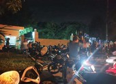 Công nhân chết bất thường, người nhà mang thi thể đến nhà máy