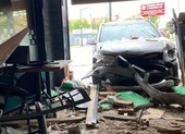Canada: Một nhà hàng phở của người gốc Việt bị xe hơi tông phá