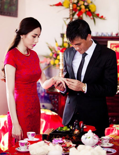 Lộ thiệp cưới của Thủy Tiên, Công Vinh ảnh 3