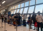 Hạn chế tối đa đi lại giữa các nước và về Việt Nam