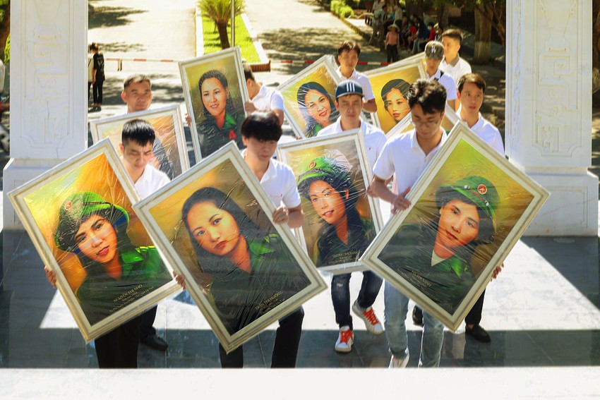 Thần tốc phục dựng ảnh cho 10 nữ thanh niên xung phong ở Ngã ba Đồng Lộc ảnh 1