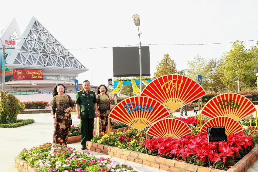 Ngắm vườn hoa xuân Tân Sửu 2021 đặc sắc tại Ninh Thuận  ảnh 3