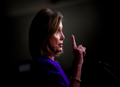 Bà Pelosi cáo buộc ông Trump 'che đậy' bằng chứng luận tội