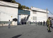 COVID-19 Iran: Tạm thả 85.000 tù nhân, đóng cửa các đền thờ