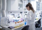 Công việc tìm thuốc trị và vaccine ngừa COVID-19 đang tới đâu?
