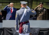Ông Trump: Xử lý xung đột bên ngoài không phải nhiệm vụ của Mỹ