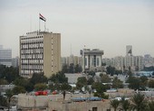 Rocket rơi xuống Vùng Xanh ở Iraq, Mỹ cho trực thăng tuần tra