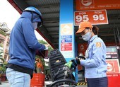 Giá xăng tăng trở lại, lên mức hơn 12.000 đồng/lít
