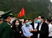 Hàng nghìn xe tắc trên cửa khẩu, lãnh đạo 3 bộ cấp tốc thị sát
