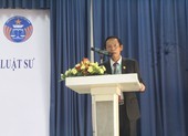 Đeo đồng hồ chứa 'phao' khi thi tập sự hành nghề luật sư