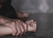 Bị la rầy, bé gái 14 tuổi tố cha đẻ xâm hại tình dục