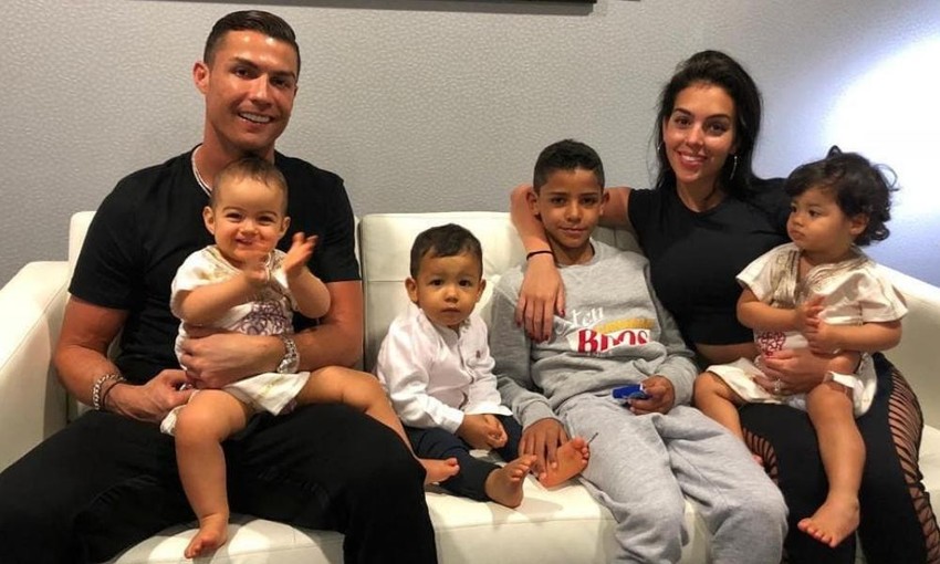 Gia đình Ronaldo xúc động với nghĩa cử của Liverpool, sau nỗi đau mất con ảnh 3