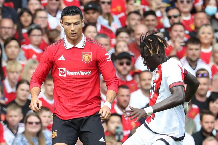 Man United bất ngờ từ chối Ronaldo