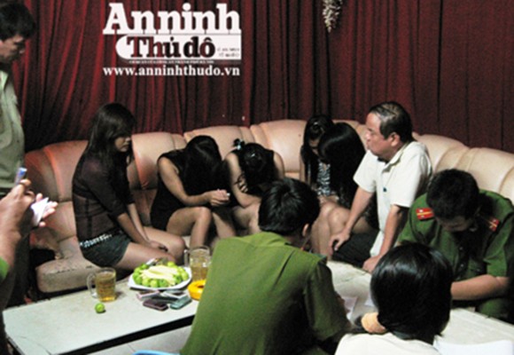 Nghề mới: “PR karaoke", hát- uống chung tới...nằm chung ảnh 3
