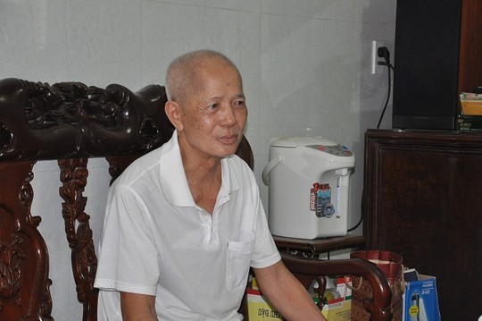 Đi tập thể dục phát phiện va li chứa nhiều tiền, vàng ảnh 2