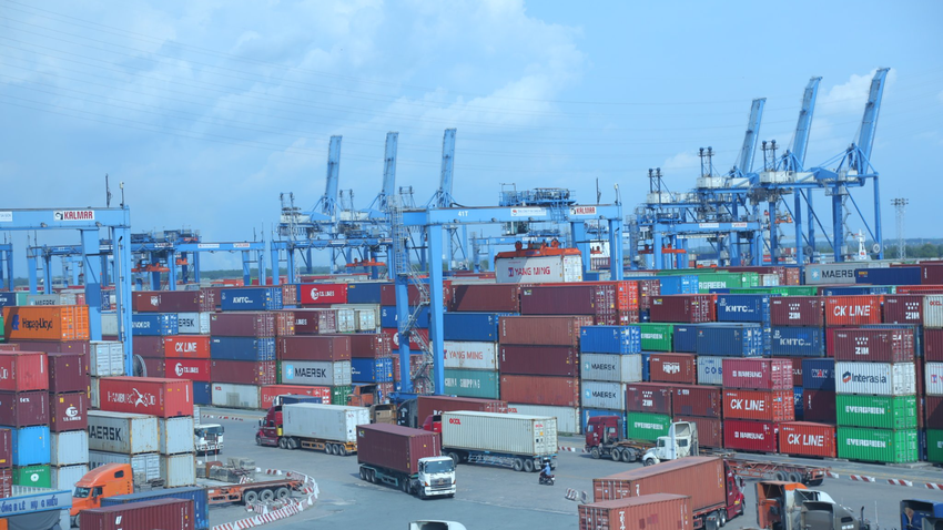 TP.HCM giải thích về mức thu phí hạ tầng cảng biển ảnh 1