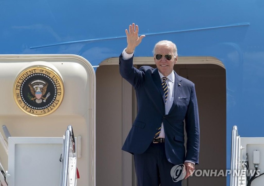 ẢNH: Ông Biden đã đến Hàn Quốc, bắt đầu chuyến công du châu Á ảnh 1