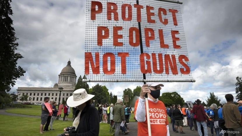 Mỹ: 40.000 người biểu tình phản đối bạo lực, nghị sĩ lưỡng đảng thống nhất dự luật an toàn súng ảnh 1