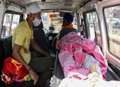 Uống rượu lậu, 98 người chết thảm