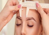 Xăm chân mày làm đẹp, một phụ nữ hôn mê nguy kịch