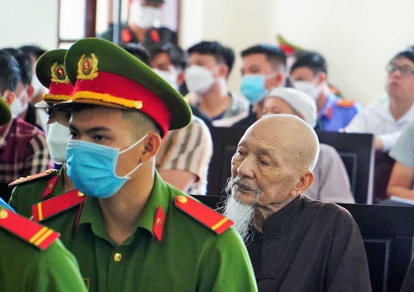 Hoãn phiên tòa xét xử vụ 'Tịnh thất Bồng Lai' ảnh 2