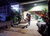 Người thu gom gần 800 kg khẩu trang ở Bình Chánh khai gì?
