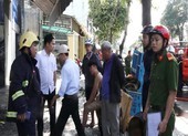 Hàng chục cảnh sát cứu đám cháy nhà do hút thuốc lá