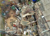 Lý Sơn: Gió giật cấp 13, dân phải xuống hầm tránh bão