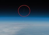 Phi hành gia Đức chụp khoảnh khắc tên lửa đẩy tàu Soyuz rơi