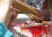 Thắp nhang: 1 cây hay cả bó mới thiêng?