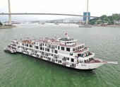182 người phải cách ly trên du thuyền tại vịnh Hạ Long