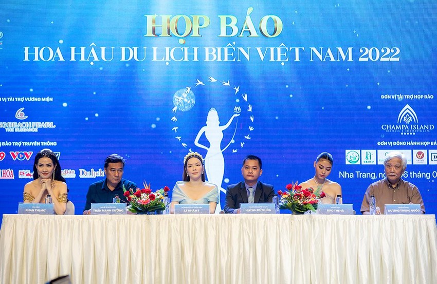 Lý Nhã Kỳ làm giám khảo Cuộc thi Hoa hậu Du lịch Biển Việt Nam 2022 tại Nha Trang ảnh 1