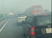 Cao tốc Long Thành-Dầu Giây hỗn loạn vì khói