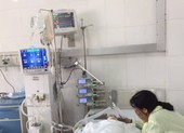 Bé 8 tháng tuổi bị sặc, ngưng thở vì ăn chuối