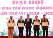 Những ngọn nến thắp sáng niềm tin ngành y