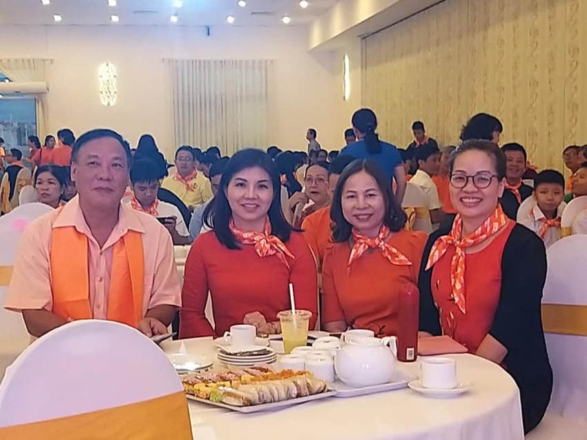 Cha và con trai tham gia ngăn ngừa bạo lực trong gia đình ảnh 2