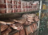 Phát hiện 19 tấn chân giò heo, chân gà... có dấu hiệu ôi thiu